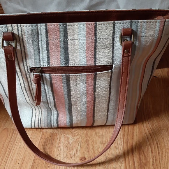 Tote - Picture 2 of 3